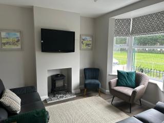 Homely house, foot of Snowdonia with private parking - 7