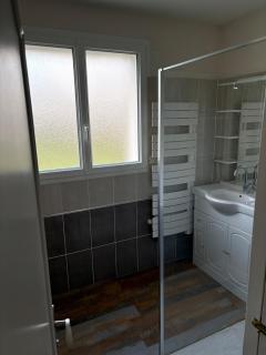 Maison 3 chambre, 25 minutes circuit, jardin, wifi - 1