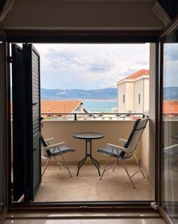 SeaEsta apartment Pool and Beach - 3