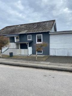 Home with private entrance - 0