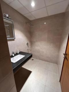 Luxury Apartment in Omaxe Hazratganj - 6