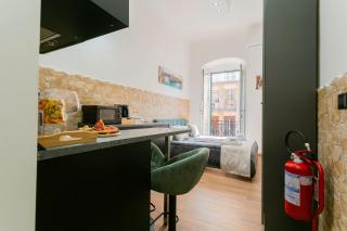 CENTRAL-Between the station and Bari Vecchia & Balcony - 4