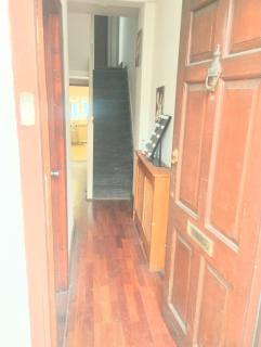 Room 3, 34 Morris Road E14 - 3