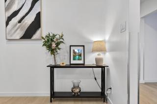 Home near Rogers place Downtown Expo centre Stadium with King Bed - 5