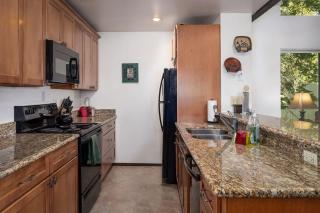 The Kingswood Retreat - 1