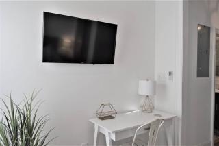 Historic Court Square Apt - 1