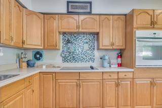 Tampa Bay Getaway w/ Patio & Yard, Pets Welcome! - 3