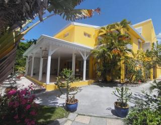 Un séjour privilégié à La Villa Gialla chambre d'hôte et loft dans une maison de charme avec piscine à débordement - 6