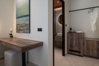 Phos Luxury Living - 3