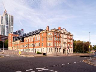 Leeds Arena Luxe 2 Bed Apartment - 2