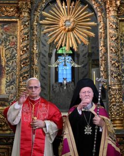 Newly-renovated apartment 3-BR, LR, 2 AC - 3