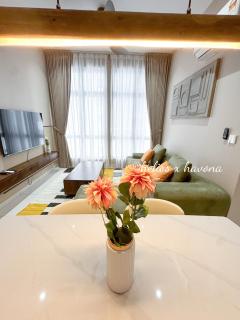 Space Residency Chic Designer Suite byHS - 5