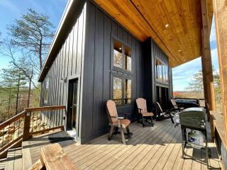 Top Shelf - Epic Views Hot Tub Modern RRG Stay - 6