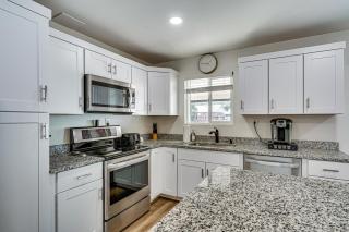 Explore Gila Valley & EAC! Modern Thatcher Home - 3