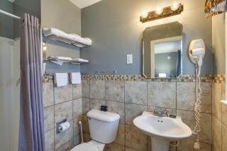 Pool Days & Lake Views! Bagnell Strip Base Camp - 4