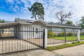 Steps to Bayshore Blvd! snowbird retreat w/ Pool - 6