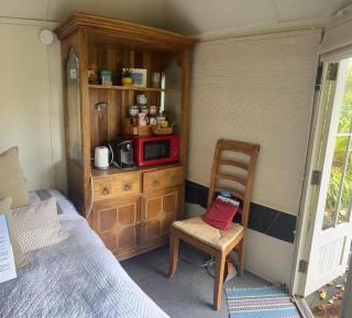 Small Private Guest cabin in lush green Dean area of Edinburgh - 8