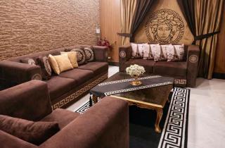 Designer 2BR House Valancia Kitchen - 3