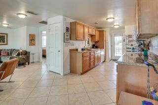 Shop & Dine! Getaway 3 Mi to Old Town Scottsdale - 5