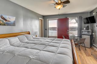 Explore the Bagnell Strip! Studio w/ Pool Access - 0