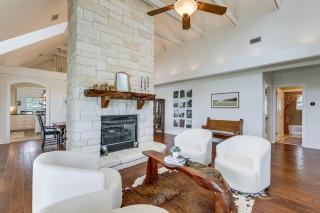 Elevated Farmhouse Getaway in Thorndale - 6