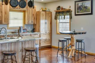 Hazel Creek Cabin on Kirksvilles Outskirts - 3