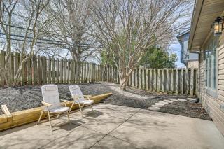 Renovated Townhome with Garage, 12 Mi to St Louis - 7