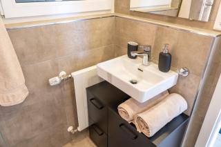 Gemütliches Bungalow- Seesicht auf Bodensee, Sauna, Themenzimmer, Fitnessraum, Parkplatz - 2