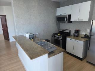 Best Location, 2 bed, 2baths, High Speed Internet - 6