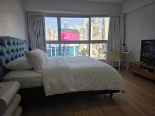 Best Location, 2 bed, 2baths, High Speed Internet - 4