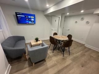 Cozy 2 Bedroom Basement Suite - 8