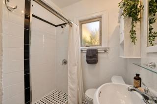 Near UPMC, CMU, Pitt & Walnut and Free Parking - 7