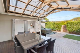 Meet Me at Maple Dual Living Sleeps 11 Spa Newtown - 9
