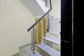 Hotel O Malhotra BnB - 9