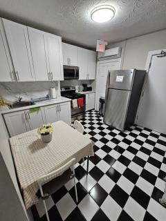 Private Room for FIFA WORLDCUP Lovers-Direct Access to BMO FIELD-FAST WIFI - 2