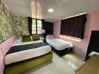 Home Mark Casa Boutique - 1