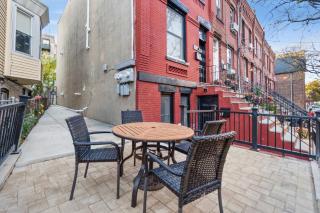 Quiet Apt Near NYC with Shared Patio & Laundry - 4