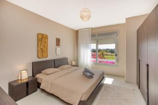 Chalets with Direct Pool Access Ein Bay - 3