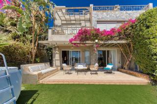 Chalets with Direct Pool Access Ein Bay - 1