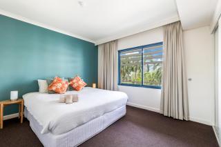 Spacious Darwin Esplanade Retreat with Pool & Spa - 2