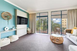 Spacious Darwin Esplanade Retreat with Pool & Spa - 7