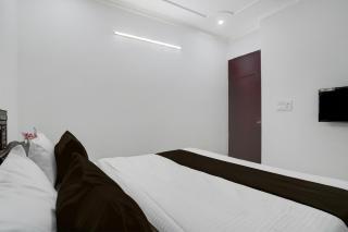 Super Townhouse Sector 46 Huda Market - 8