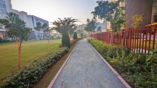 DHA PENTASQUARE LUXURY APARTMENTS By ALVIS SUITE - 1