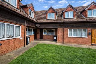 Seaside Cottage In Beautiful Hemsby, Norfolk By The Beach Ref 99007J - 0