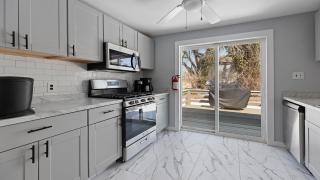 Elmira Street Retreat - 9