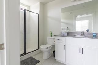Private King Suite and Bath, Shared Kitchen and LR, Free Parking, Free Fast Wi-Fi - 8