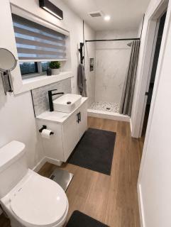 Okanagan Valley Beautiful 2 beds 2 bath - 4