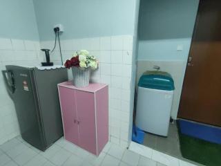 Laman Biru Azalea - 2