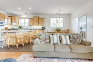 Viewing Deck! Scenic Tropic Sanctuary with Hot Tub - 4