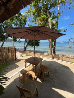 AJs Bamboo Beachfront Guesthouse - 1